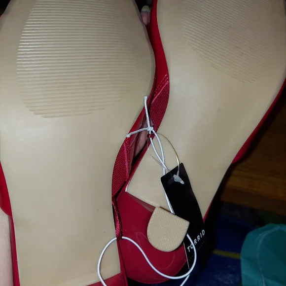 Torrid Red Kitten Heel Sandals 7.5 Nwt Sexy Summer Feminine Outside - Picture 5 of 5